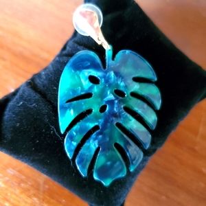 Green acrylic monstera leaf earrings